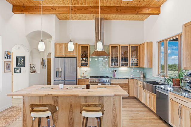 176 Principe De Paz, Santa Fe, NM 87508