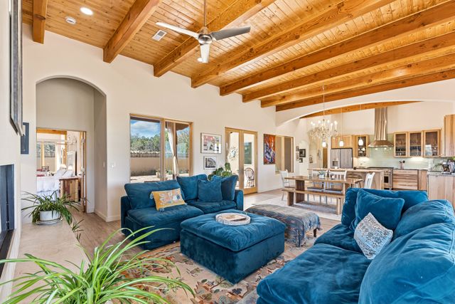 176 Principe De Paz, Santa Fe, NM 87508