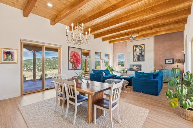 176 Principe De Paz, Santa Fe, NM 87508