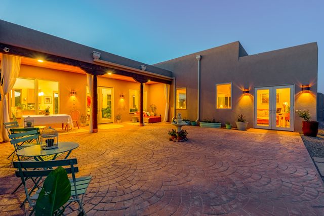 176 Principe De Paz, Santa Fe, NM 87508