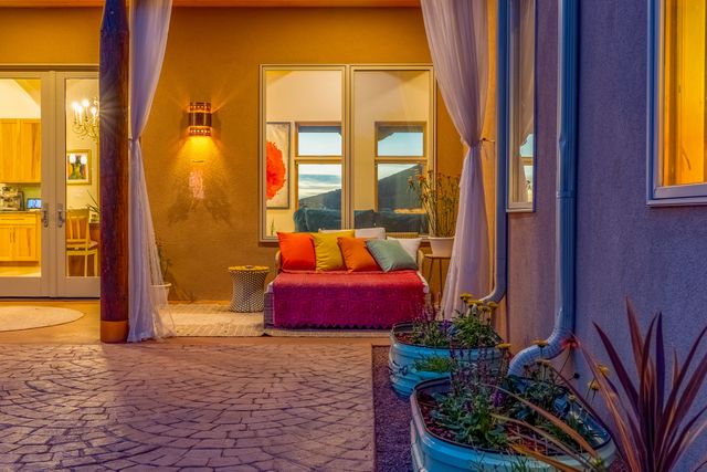 176 Principe De Paz, Santa Fe, NM 87508