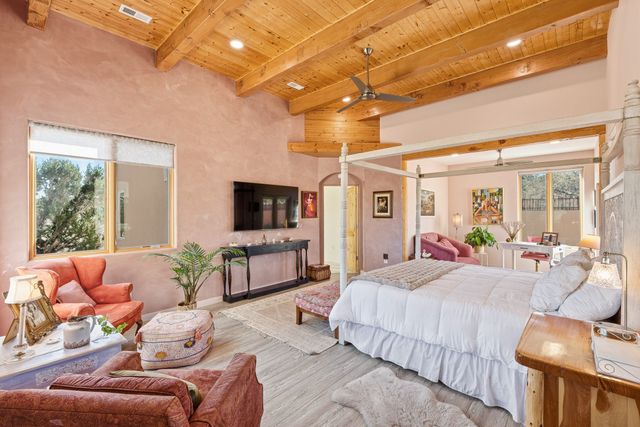 176 Principe De Paz, Santa Fe, NM 87508