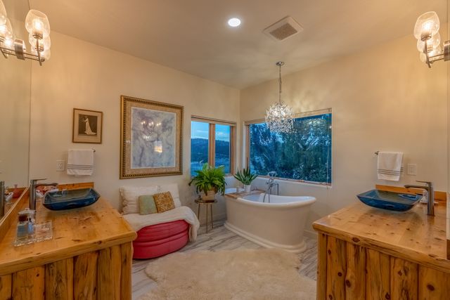 176 Principe De Paz, Santa Fe, NM 87508