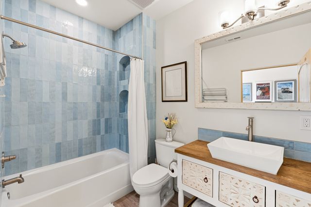 176 Principe De Paz, Santa Fe, NM 87508