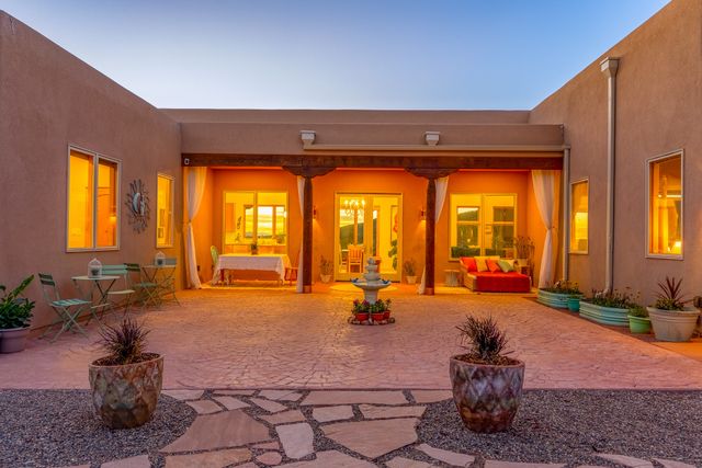 176 Principe De Paz, Santa Fe, NM 87508