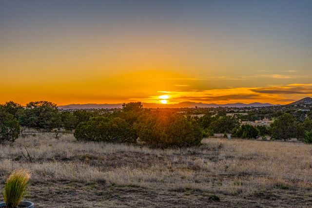 176 Principe De Paz, Santa Fe, NM 87508