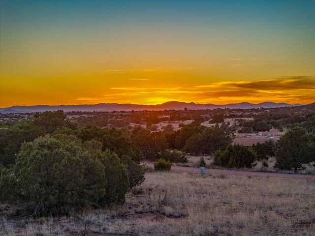 176 Principe De Paz, Santa Fe, NM 87508