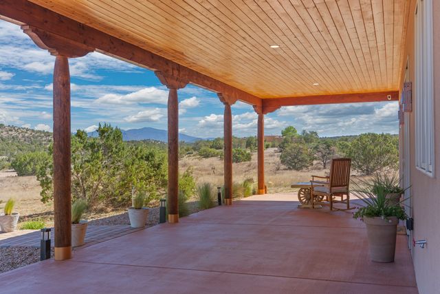 176 Principe De Paz, Santa Fe, NM 87508