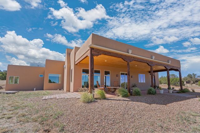 176 Principe De Paz, Santa Fe, NM 87508