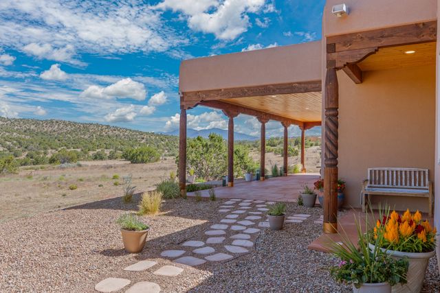 176 Principe De Paz, Santa Fe, NM 87508