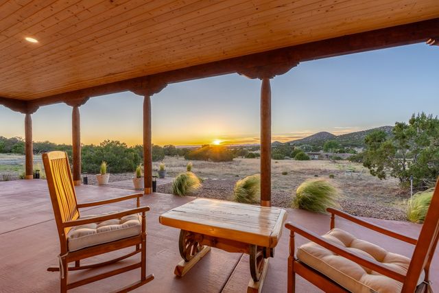 176 Principe De Paz, Santa Fe, NM 87508