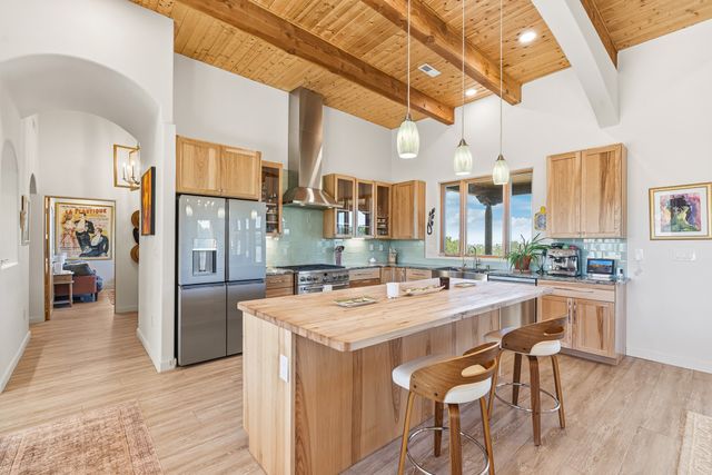 176 Principe De Paz, Santa Fe, NM 87508