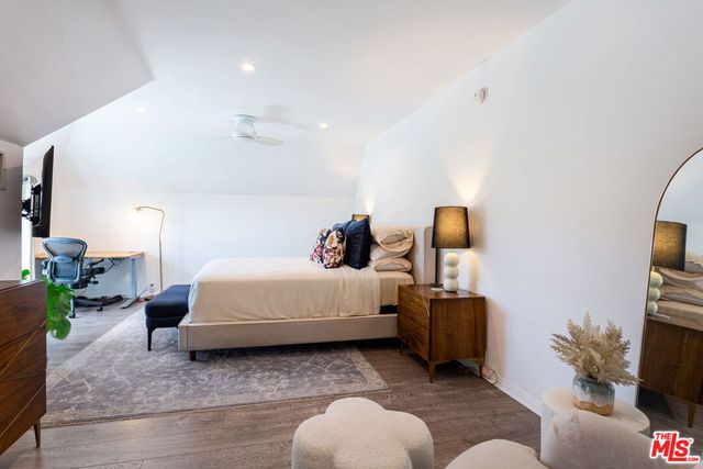 444 S ROXBURY Drive B, Beverly Hills, CA 90212