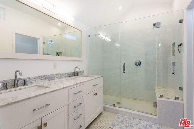 444 S ROXBURY Drive B, Beverly Hills, CA 90212