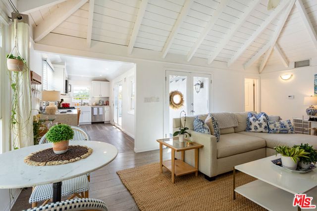 444 S ROXBURY Drive B, Beverly Hills, CA 90212