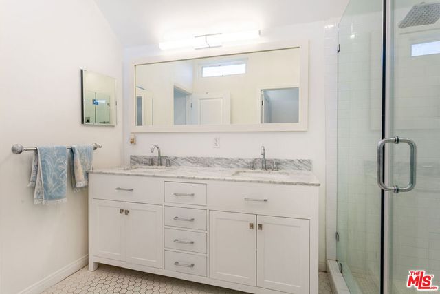 444 S ROXBURY Drive B, Beverly Hills, CA 90212
