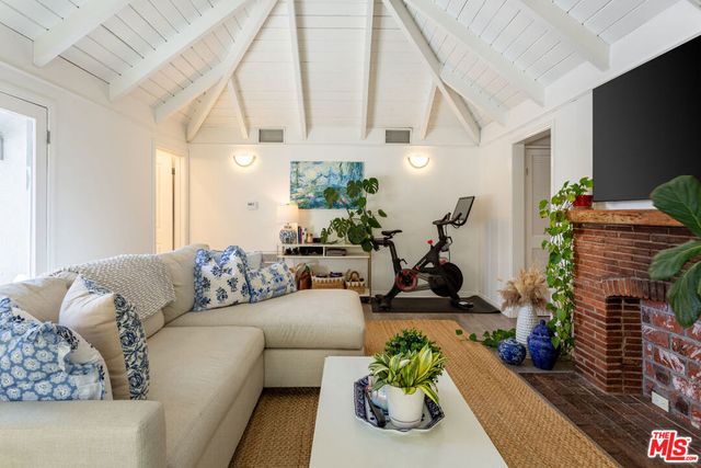 444 S ROXBURY Drive B, Beverly Hills, CA 90212