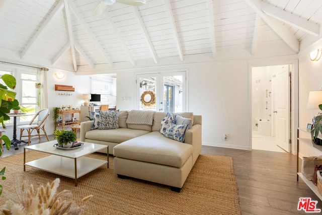 444 S ROXBURY Drive B, Beverly Hills, CA 90212