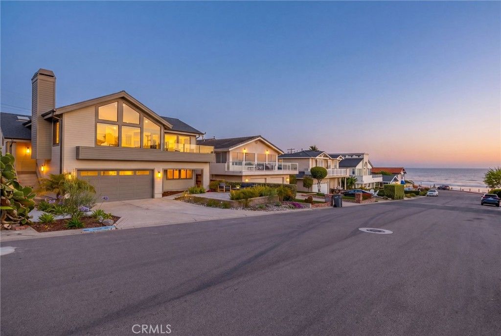 Image 2 of property listing at 251 Vista Del Mar Avenue, Pismo Beach, CA 93449