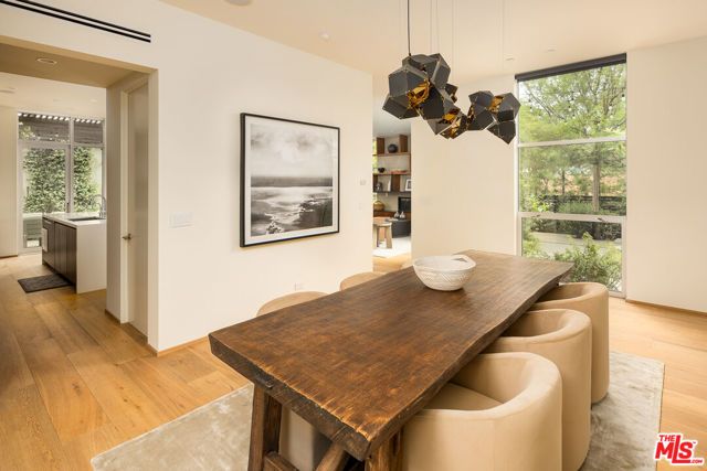 2102 Pier Avenue, Santa Monica, CA 90405