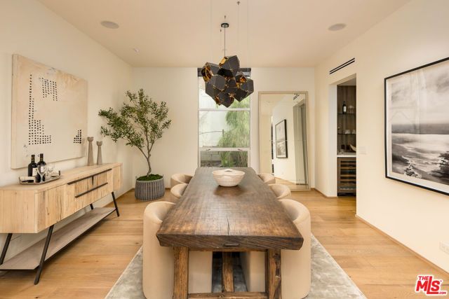 2102 Pier Avenue, Santa Monica, CA 90405