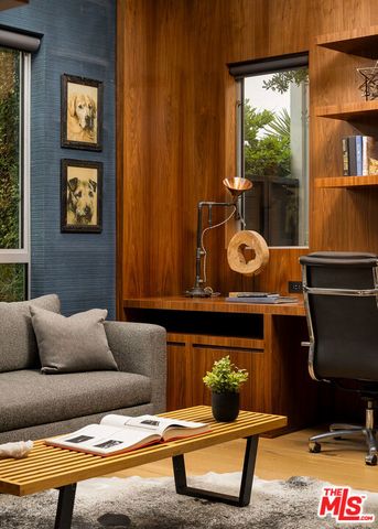 2102 Pier Avenue, Santa Monica, CA 90405