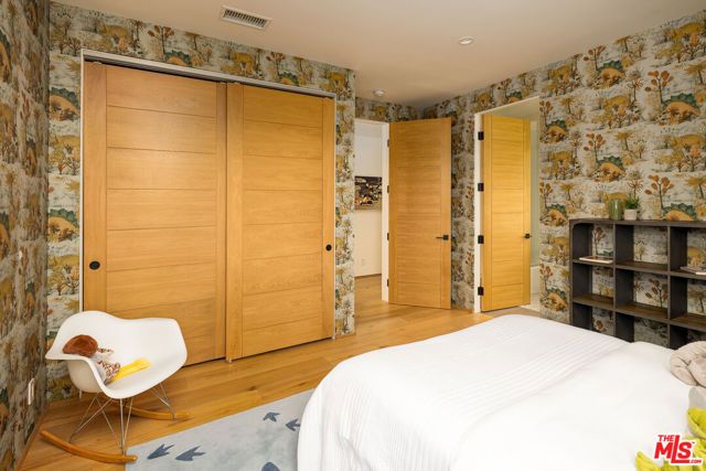 2102 Pier Avenue, Santa Monica, CA 90405