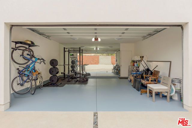 2102 Pier Avenue, Santa Monica, CA 90405