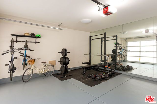 2102 Pier Avenue, Santa Monica, CA 90405