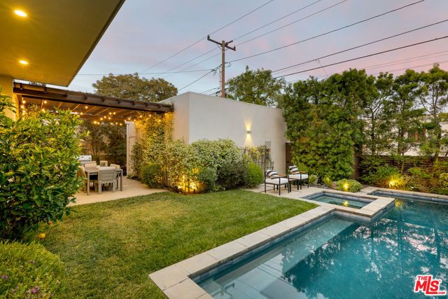 2102 Pier Avenue, Santa Monica, CA 90405