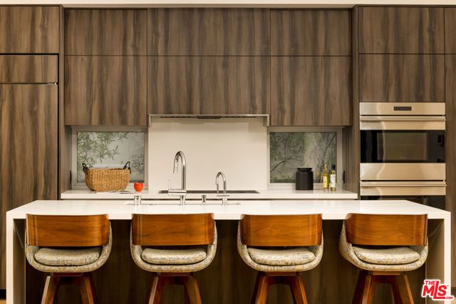 2102 Pier Avenue, Santa Monica, CA 90405