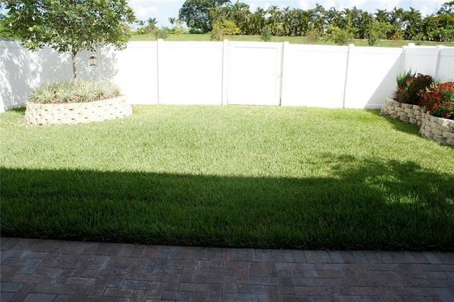894 NE 191ST Street, Miami, FL 33179