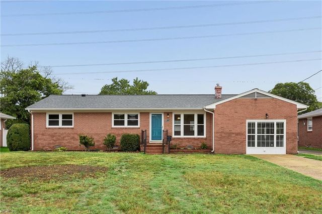 9 Calvert DR, Newport News, VA 23601