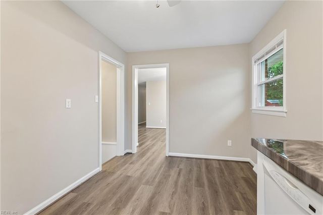 9 Calvert DR, Newport News, VA 23601