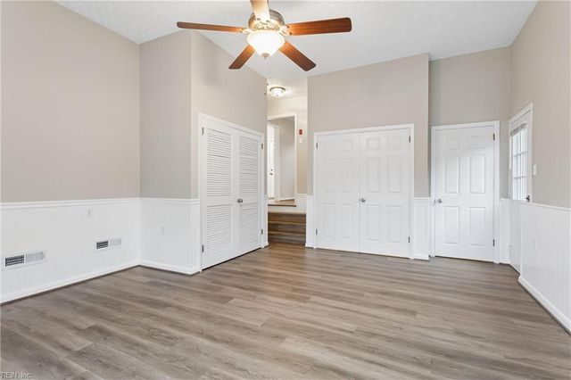 9 Calvert DR, Newport News, VA 23601