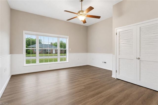 9 Calvert DR, Newport News, VA 23601