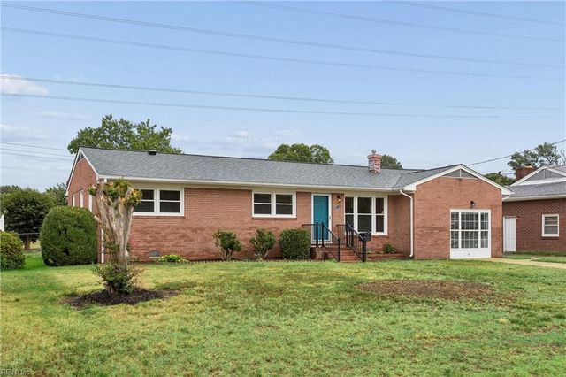 9 Calvert DR, Newport News, VA 23601