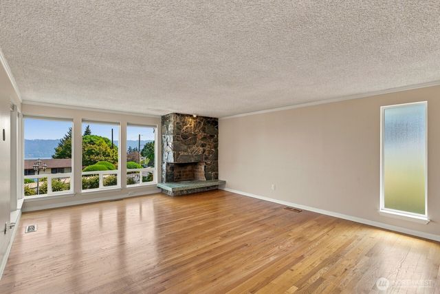 14805 37th Avenue NE, Lake Forest Park, WA 98155