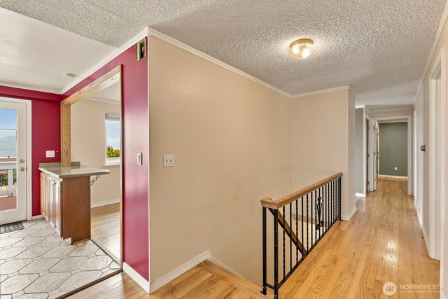14805 37th Avenue NE, Lake Forest Park, WA 98155