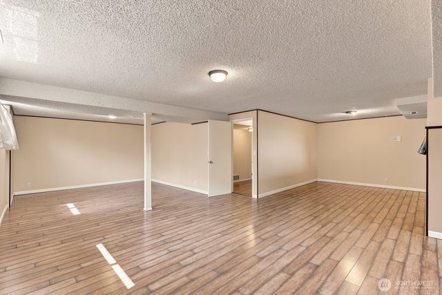 14805 37th Avenue NE, Lake Forest Park, WA 98155
