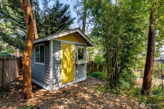 14805 37th Avenue NE, Lake Forest Park, WA 98155
