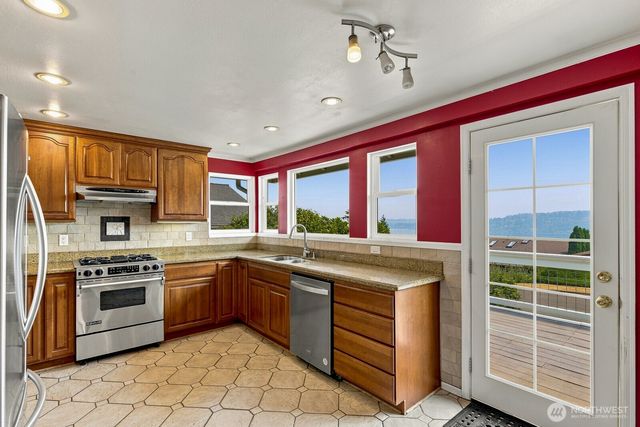 14805 37th Avenue NE, Lake Forest Park, WA 98155