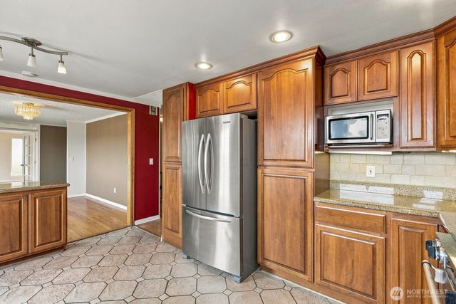 14805 37th Avenue NE, Lake Forest Park, WA 98155