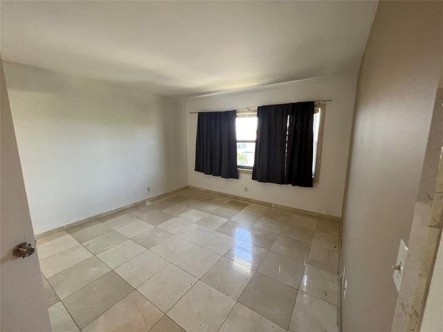 4311 Crystal Lake Drive 421, Pompano Beach, FL 33064