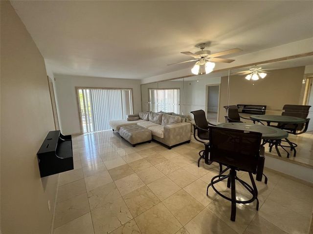 4311 Crystal Lake Drive 421, Pompano Beach, FL 33064
