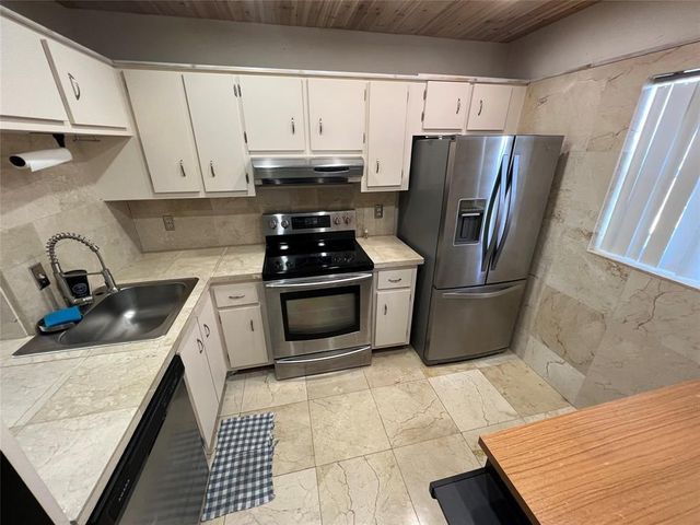 4311 Crystal Lake Drive 421, Pompano Beach, FL 33064