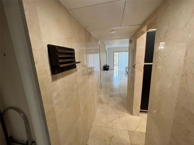 4311 Crystal Lake Drive 421, Pompano Beach, FL 33064