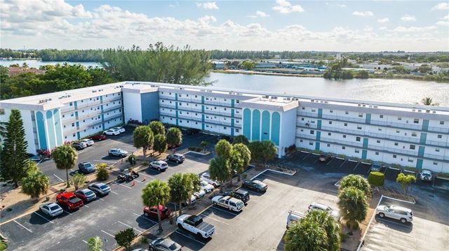 4311 Crystal Lake Drive 421, Pompano Beach, FL 33064