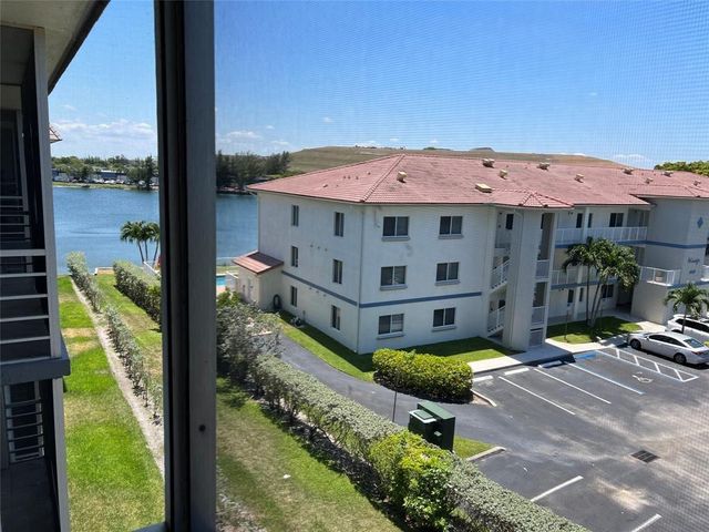 4311 Crystal Lake Drive 421, Pompano Beach, FL 33064