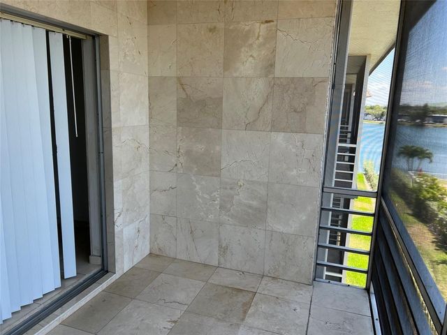 4311 Crystal Lake Drive 421, Pompano Beach, FL 33064